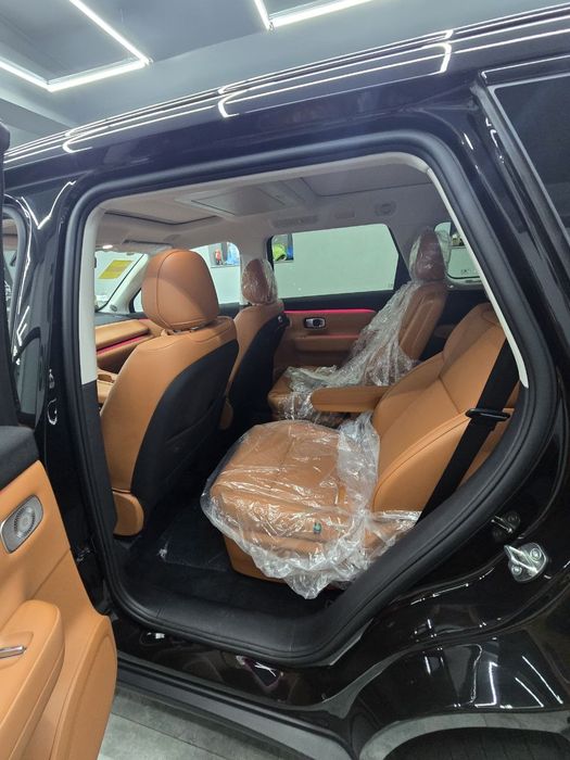 Leapmotor C16 EV 520km Elektr  
Pazisiya 3 lidarli
2024/2025 yil
Bez p