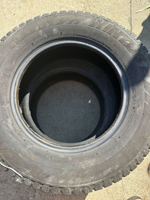 Vând 2 cauciucuri C pentru dubă – Lassa 235/65 R16C