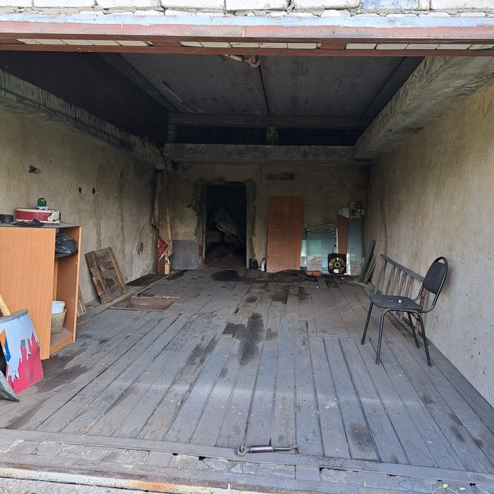 Продам большой гараж