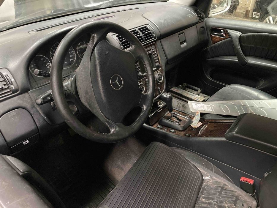 Продава се само на части Mercedes ML 400cdi