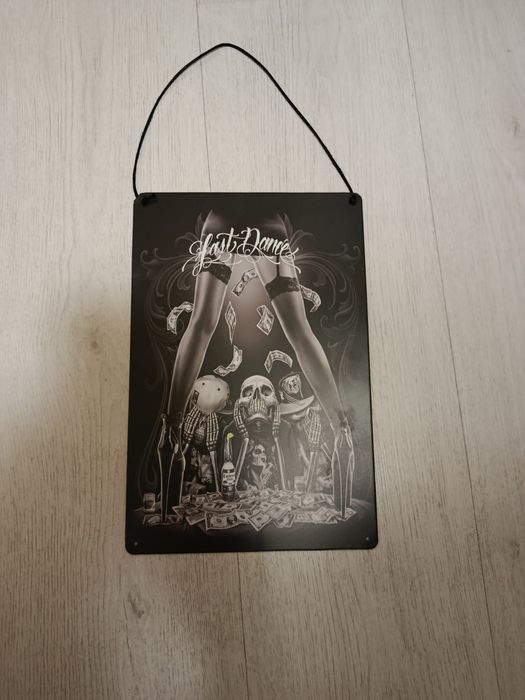 Продавам картините от снимките.