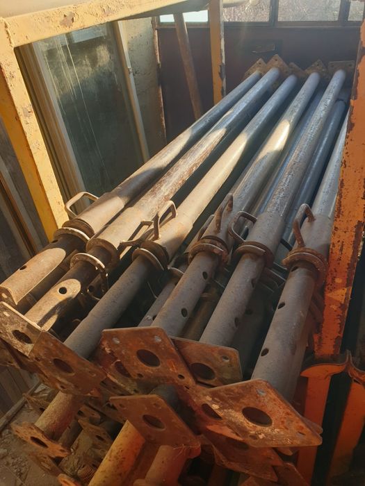 Inchiriez popici metalici 1.80 inchis-3 m,3,2 deschisi