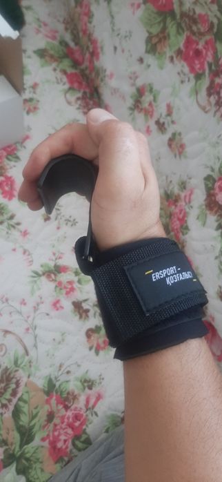 Крюк на турник .