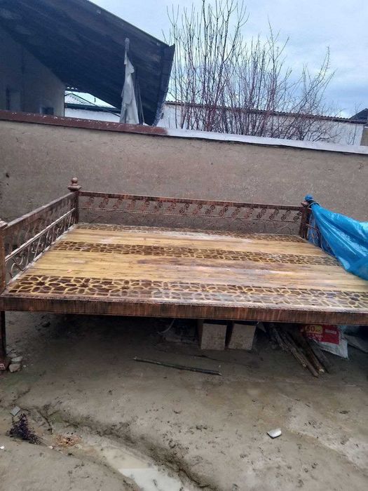 3х2 hajmdagi karavat srochni sotiladi