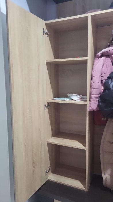 Продам шкаф в прихожую