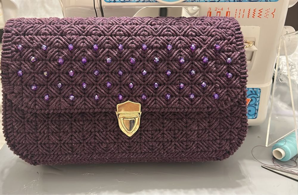 Продаю Сумки из бусин и канвы