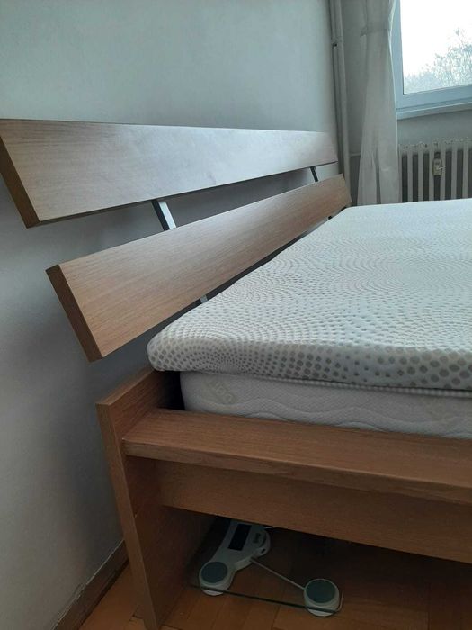 Pat Ikea de 200x 180 cu saltea Dormeo