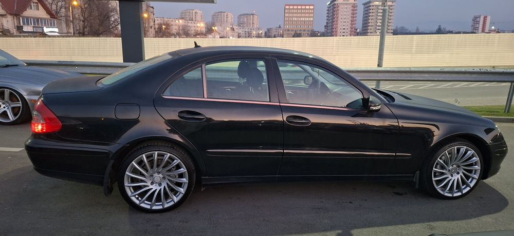 Mercedes benz e200 *w211 facelift * Germania.