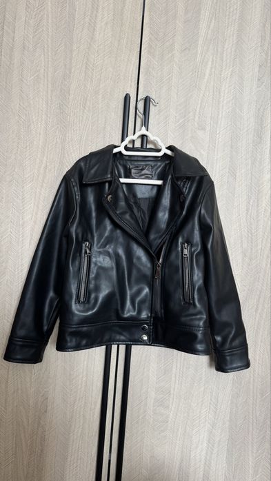 продам детскую кожанку