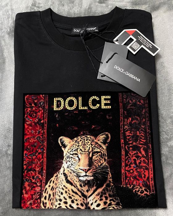 Vand tricou nou de barbati