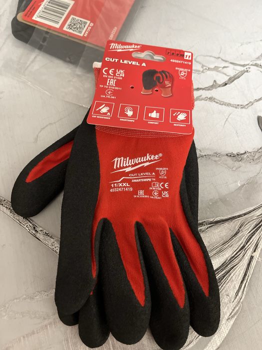 Продам перчатки Milwaukee оригинал.