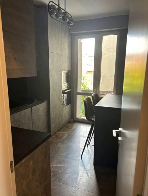 Дава се под наем Тристаен апартамент в София, Център - 110 кв.м за 1400 € - Снимка #3