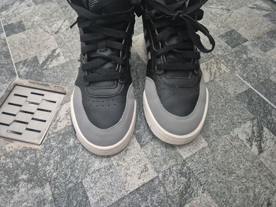 Маратонки Adidas  размер 36
