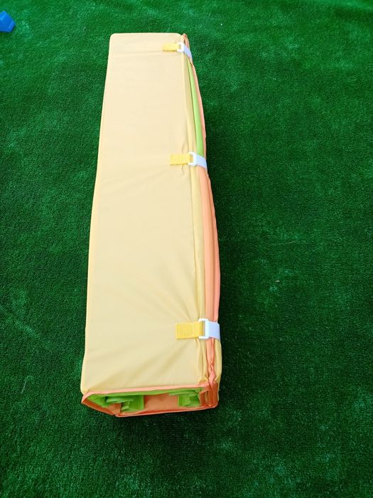 Țarc de joacă cu ușiță