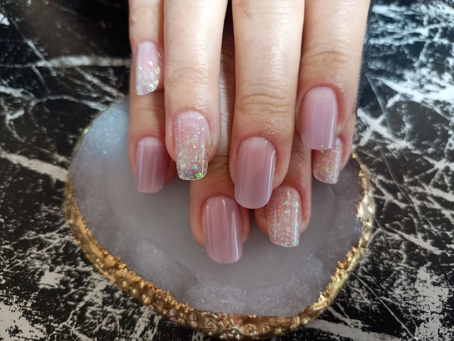 Manichiura - pedichiura Unghii cu gel, polygel sau oja semipermanenta