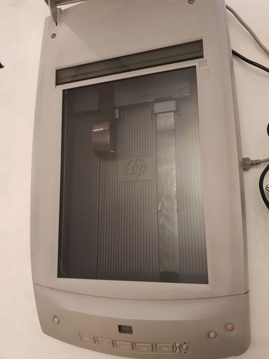Продам сканер hp scaniet 5400c