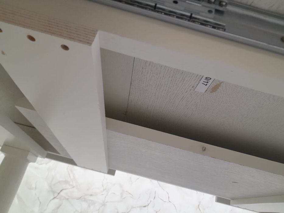 Продам стол добротный