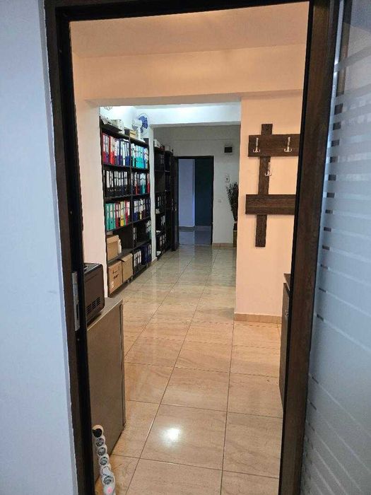 Spatiu de inchiriat 70 mp 8 eu mp.  Prima luna gratis.