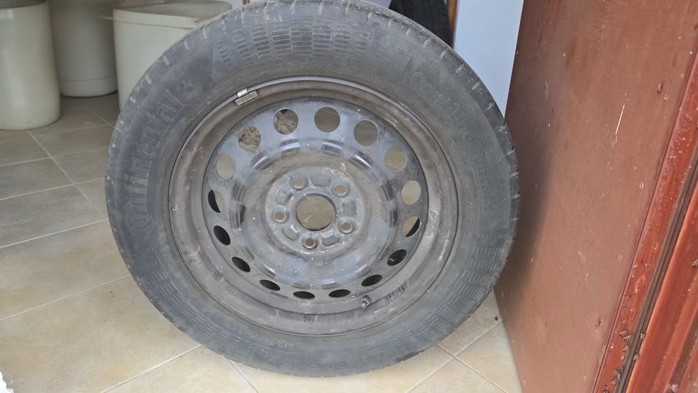 Vând set 4 jante de tablă cu anvelope Suzuki