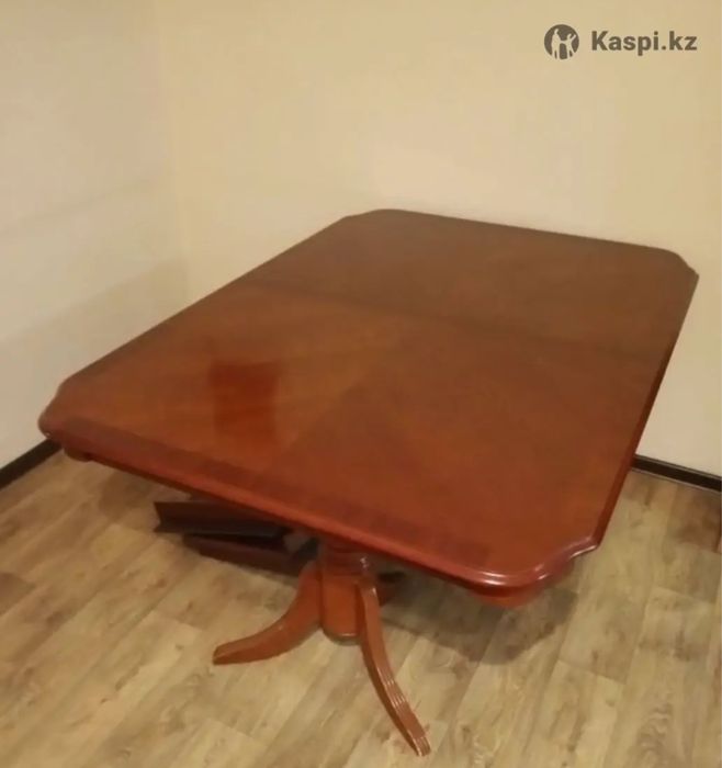 Кухонный стол