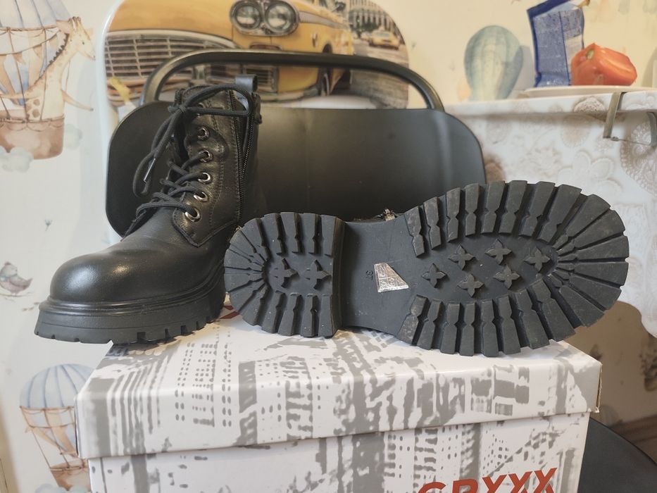 Vând bocanci piele nat 37