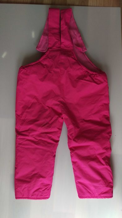 Детско яке и гащеризон изолирани