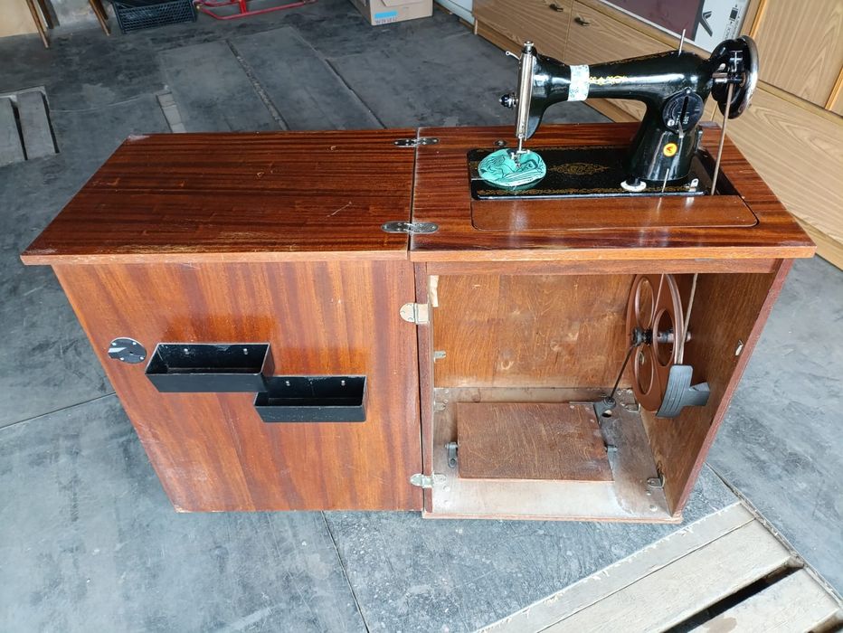 Швейная машинка, ножная