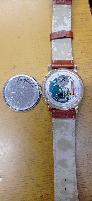 Швейцарски кварцов часовник CANDINO