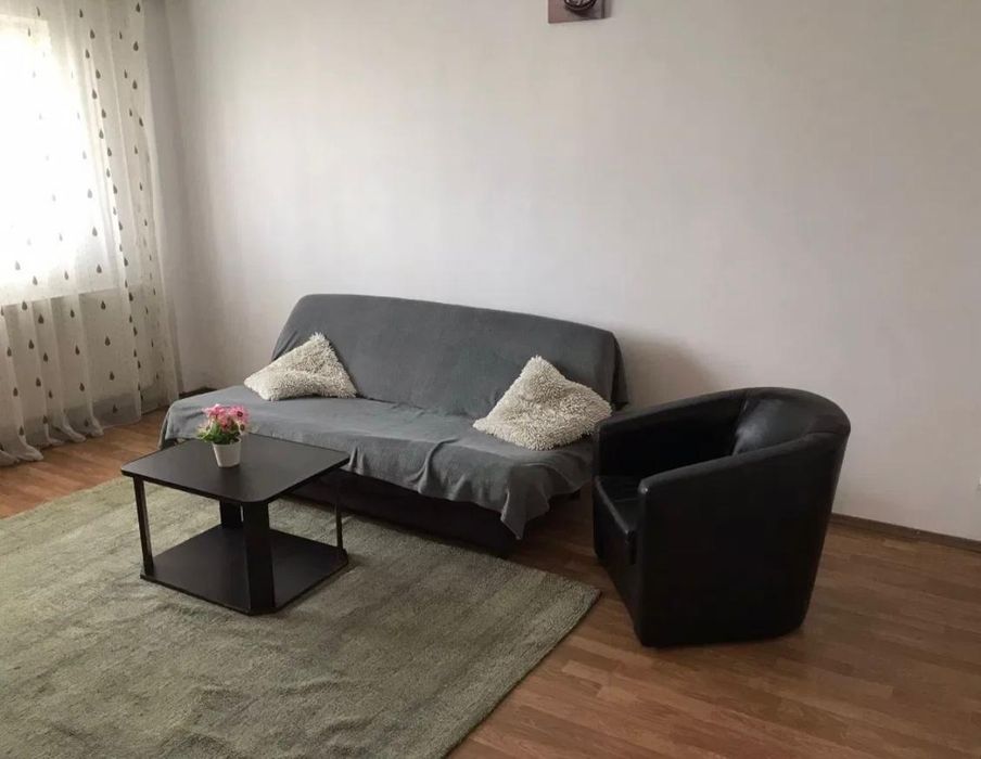 Inchiriez apartament 3 camere