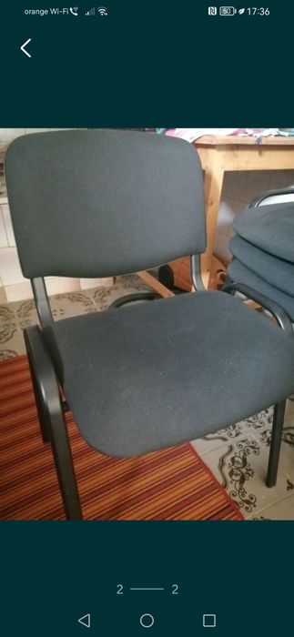 Vând 4 scaune cu spatar 100 lei bucata