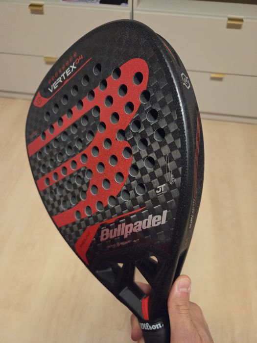 Racheta padel Bullpadel Vertex 04 Proline – negru/rosu
