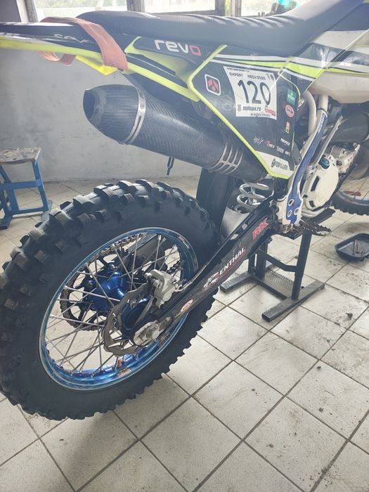 Husqvarna te 300i Hard Enduro