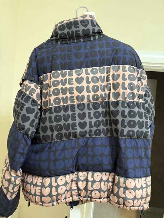 Дамско яке, което става и елек LOVE MOSCHINO