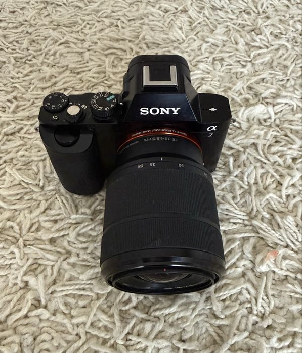 V Schimb Foto mirrorless Sony a7 cu obiectiv 28-70 mm full frame