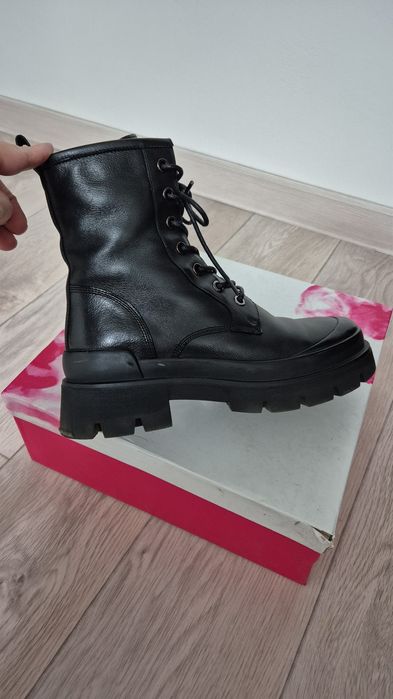 Зимние ботинки кожанные новые