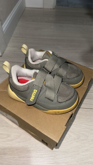 Детские водоотталкивающие кроссовки