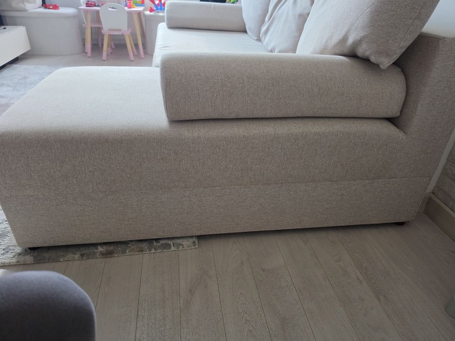 Colțar living extensibil pe dreapta