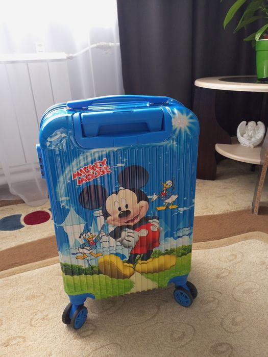 Детский дорожный чемодан