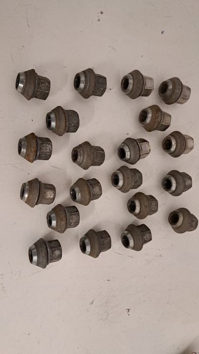 Set 20 piulite inguste M12×1,5, Outlander