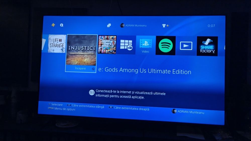 PS4 cu 10 jocuri si 2 controllere