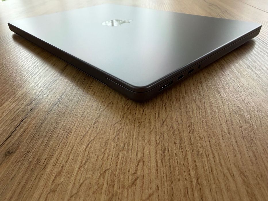 MacBook Pro 14" M4 PRO Chip 14-Core CPU/20-Core GPU/ 48GB RAM/ 512GB SSD
