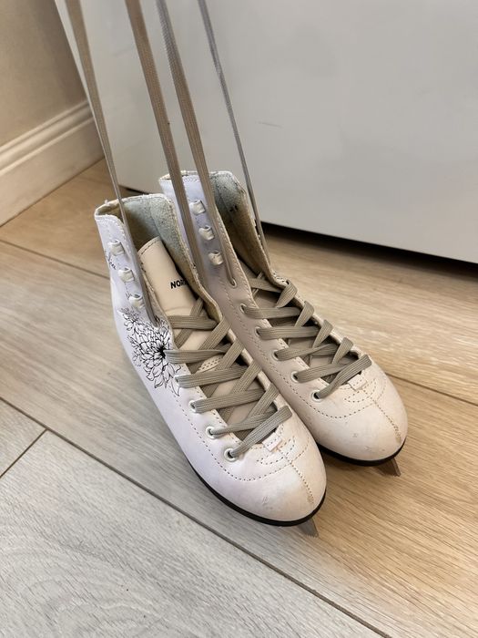 Коньки для фигурного катания