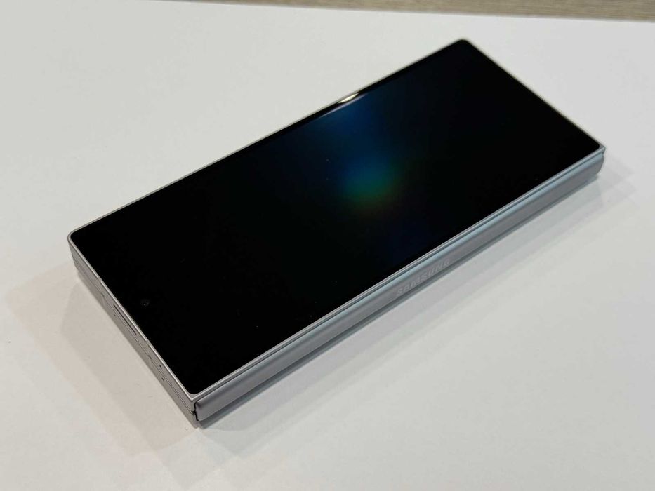 Samsung Galaxy Z Fold 6 – 12GB RAM / 256GB