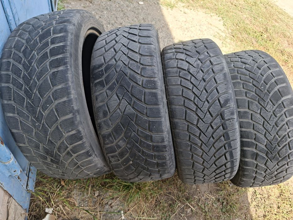 Продам шины 225/45/18 китай