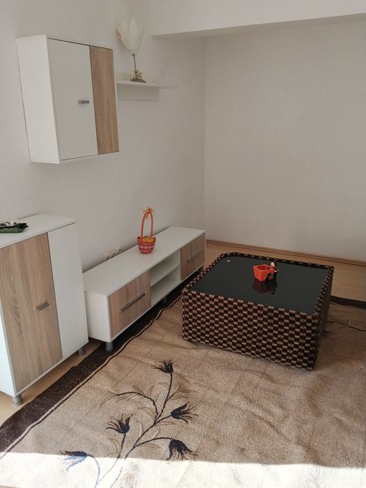 Apartament 3 camere Cetate.