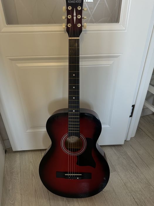 Акустическая гитара