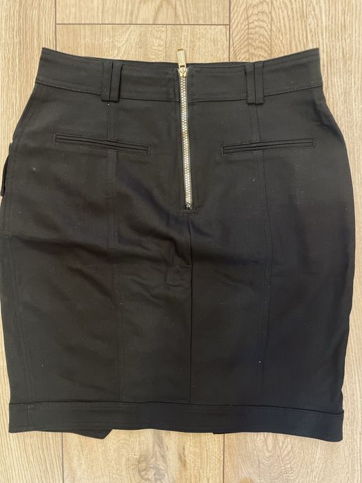 Черна еластична пола с висока талия