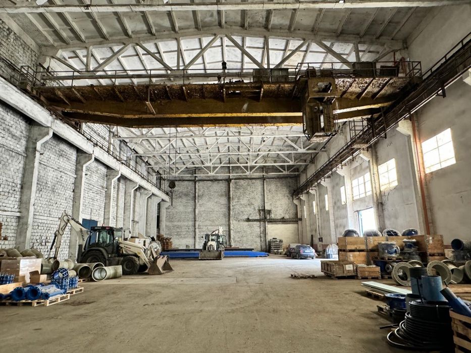 Vand / inchiriez teren & hala 15.000 mp acces cale ferata