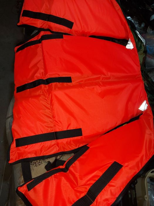 Продаются новые спасательных жилета