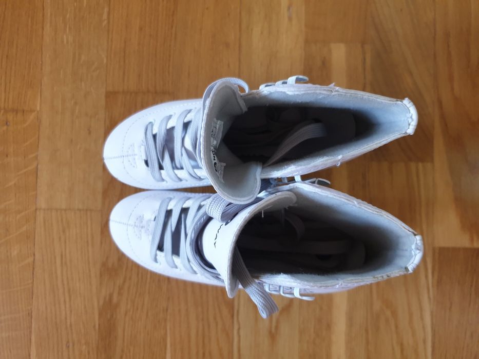 Коньки фигурные белые